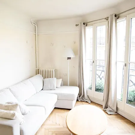 Romantic Nest * Paris