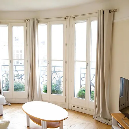 Romantic Nest * Parigi